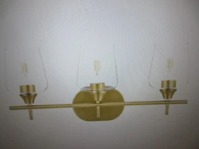 Luminária de vaidade Hampton Bay Pavlen 24 em 3 luzes latão antiga com tons claros - Imagem 1 de 4