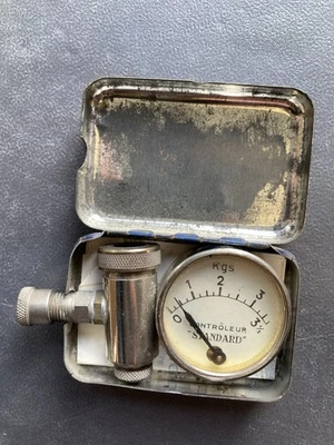 Automobilia Contrôleur Pneus Voiture Valve No Bidon Deco Garage No Plaque Email - Photo 1/4