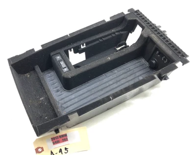 BMW 640i F06 2012-2019 consola central compartimento de inserción OEM. Foto 1 de 4