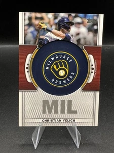 Parche conmemorativo del logotipo del equipo Christian Yelich serie 1 Topps 2023 #TLP-CY - Imagen 1 de 2