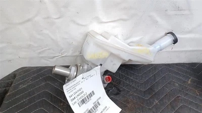 Brake Master Cylinder D60105EE0A For 20-24 Versa CVT 2398722 - Image 1 of 4