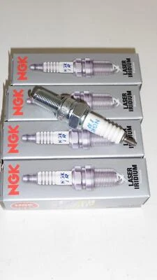 Zündkerzen 4x CR9EIA-9 6289 passt an Kawasaki passt an Suzuki passt an Triumph - Bild 1 von 4