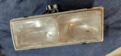 Faro derecho GM 1989 1990 OEM 16507106 Cadillac Deville Fleetwood (LW) Foto 1 de 4