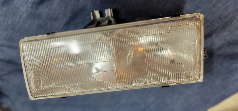 Faro derecho GM 1989 1990 OEM 16507106 Cadillac Deville Fleetwood (LW) Foto 1 de 4