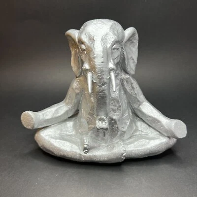 Estatuilla Elefante Meditante Poliresina Calma Relajarse Pacífica Metálica Color Plata Foto 1 de 4