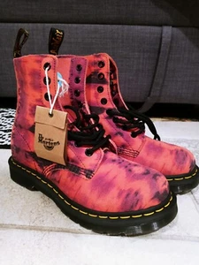 Nuovi stivali in pelle scamosciata stampati Dr Martens Tie Dye taglia 6 - Foto 1 di 7