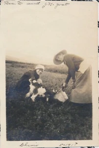 Snapshot Vintage Photo Women Ladies Feeding Cute Goat Hats Field Dresses 1917 - Picture 1 of 6