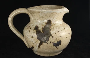 Vintage Marian Williams Studio Pottery Stoneware 5½" Tan & Brown Milk Pitcher - Picture 1 of 8