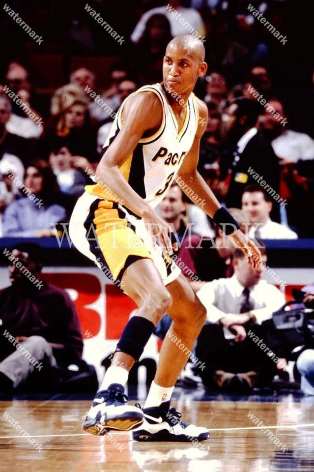 EW959 Reggie Miller Pacers Plays D Basketball 8x10 11x14 16x20 Photo - Image 1 of 1