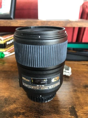 Lente Nikon AF-S Micro Nikkor 60 mm f/2,8 G Ed Foto 1 de 4