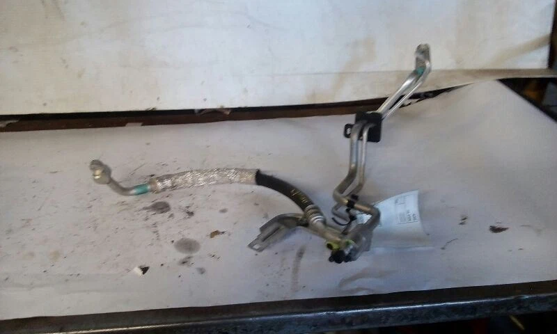 Jeep Grand Cherokee 2014 mangueras de aire acondicionado 3,6 litros Foto 1 de 4