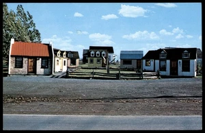 Village Des Artisans La Bourgade St-Jean Port-Joli Quebec Postcard - Picture 1 of 2