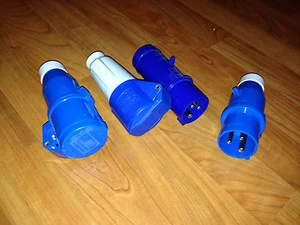 lot 3  prise  courant 16 A etanche monophasé IP44  16A  - Foto 1 di 1