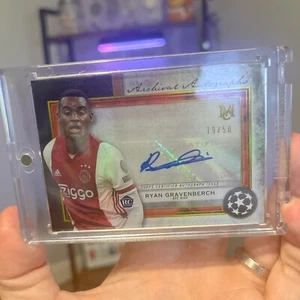 2020-21 Museumssammlung UCL Ryan Gravenberch RC/50 Archiv Auto Rookie Karte - Bild 1 von 2