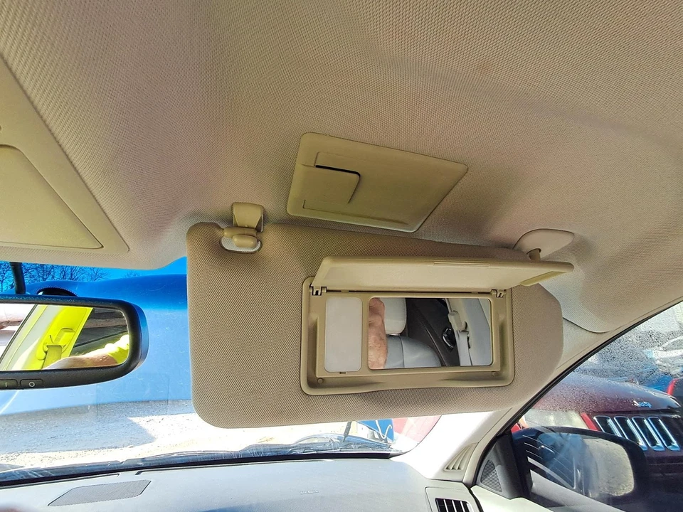 Used Right Sun Visor fits: 2010 Infiniti G37 illuminated 4 Dr Sdn Right Grade A - Изображение 1 из 4