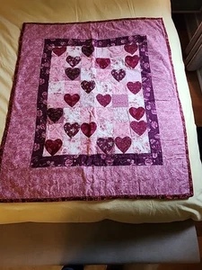 Edredón de regazo hecho a mano para colgar en la pared corazones adornos de botones 36,5" X 30,5" - Imagen 1 de 9