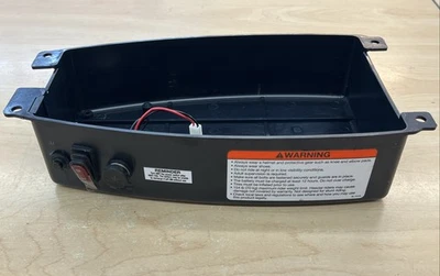 Cubierta de plástico de batería con interruptor de encendido/apagado para scooter eléctrico Razor E200 24V Foto 1 de 3