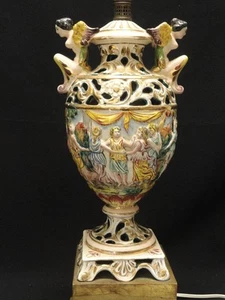 LARGE VINTAGE ITALIAN CAPODIMONTE ANGELS TABLE LAMP ~ 20" ELABORATE & IMPRESSIVE - Picture 1 of 12