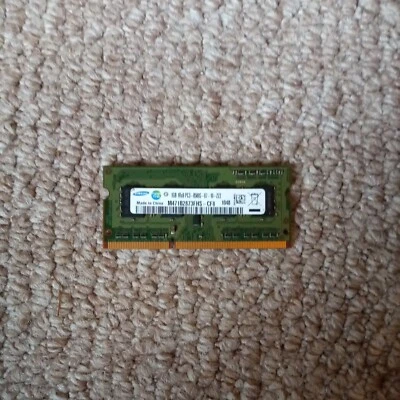 Samsung 1GB Ram Memory M471B2873FHS-CF8 1Rx8 PC3-8500S-07-10-ZZZ Memory laptop  - Image 1 of 3