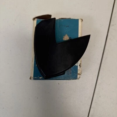 NOS 1968 Buick LeSabre Wildcat LH rear bumper cap 1383871 Foto 1 de 3