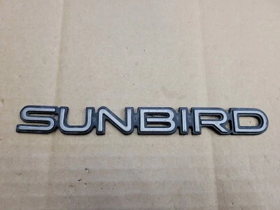 Pontiac OEM Sunbird 7" Vintage Emblema Insignia Logo Placa de identificación Placa de identificación Insignia  Foto 1 de 2