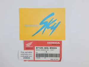 OEM HONDA SCOOTER 1999 SGX50 SKY CAPÓ DELANTERO PEGATINA CALCOMANÍA TIPO 1 87125-GCG-W30ZA - Imagen 1 de 1