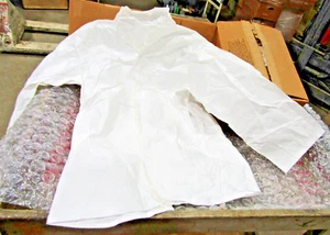 🔥5) BRAND NEW 14303 TYVEK SHIRT LARGE 14303-050-3 LOT OF 5 - Picture 1 of 4