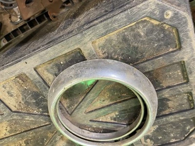 Bisel de faros Plymouth Cranbrook 1953 4-D y anillo de bombilla Foto 1 de 4