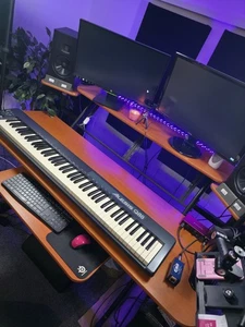 Alesis Q88 88-Key USB/MIDI Keyboard Controller - Picture 1 of 2