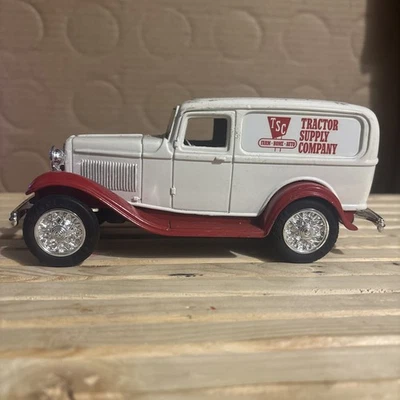Винтажный литой банк монет ERTL 1932 Ford Panel Delivery Truck - Изображение 1 из 4