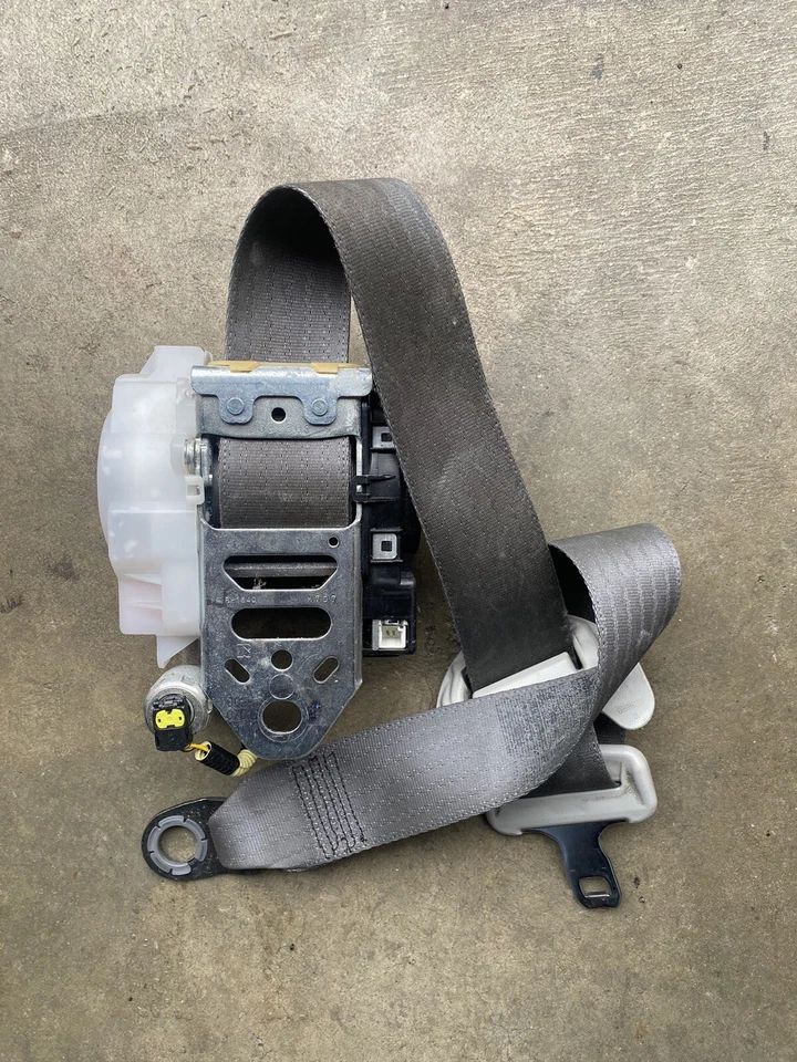 Toyota RAV4 Driver Front Seat Belt Gray 2006-2007-2008-2009-2010-2011-2012-2013 - Image 1 of 1