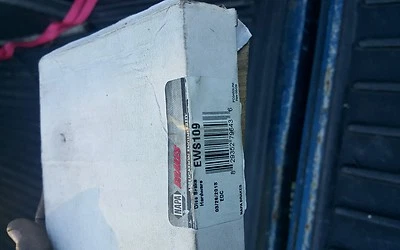 Sensor de pastillas de freno de disco Napa ews109 se adapta a 95-00 Lexus LS400 Foto 1 de 3