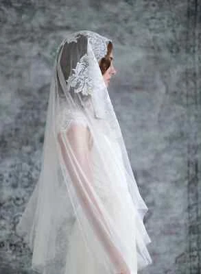 VELO DE BODA MANTILLA RAMITAS DE ENCAJE FRANCÉS MIEL MARFIL TUL ANTHROPOLOGIE NUEVO $500 Foto 1 de 4