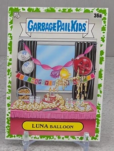 2024 Topps Garbage Pail Kids At Play Booger Green #36a Luna Balloon - Bild 1 von 4