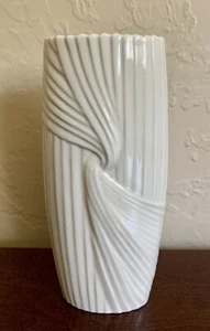 VINTAGE AVON FLUTED PORCELAIN 6-inch BUD VASE  IVORY Made In JAPAN - Picture 1 of 5