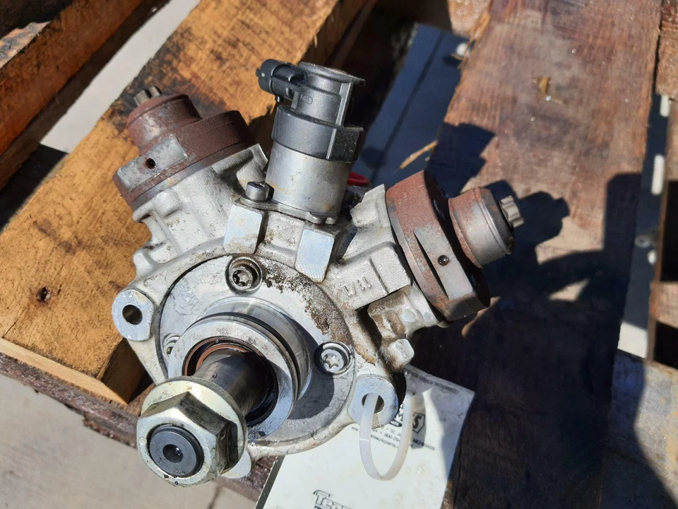 2011-2014 FORD F250 F350 SUPER DUTY Fuel/Injection (Pump Only) 6.7L diesel - Imagem 1 de 2