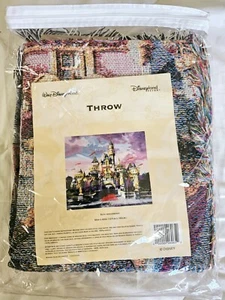 Walt Disney World 50th Anniversary Cinderella Castle Woven Throw & Pin New - Picture 1 of 7