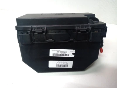 Chrysler Town & Country Dodge Grand Caravan 2013 TIPM caja de relé de fusibles 68163904AB Foto 1 de 4