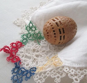 ANTIKES GESCHNITZTES FINGERHUT ETUI COQUILLA NUSS FRANZÖSISCHER ROSENKRANZ TASCHENTUCH & FINGERHUT - Bild 1 von 4