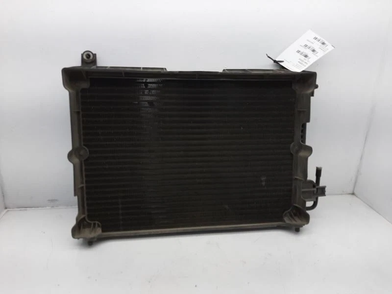 Condensador de aire acondicionado 98-02 Dodge Ram 2500 55055824AB Foto 1 de 4