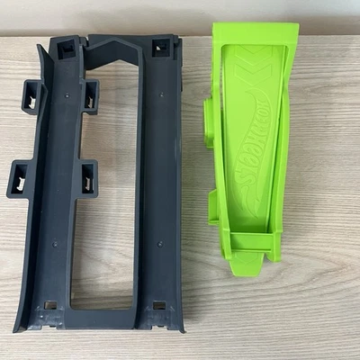 Hot Wheels Colossal Crash GFH87 Replacement Part Catch Ramp Base JK & Green Top - Image 1 of 4