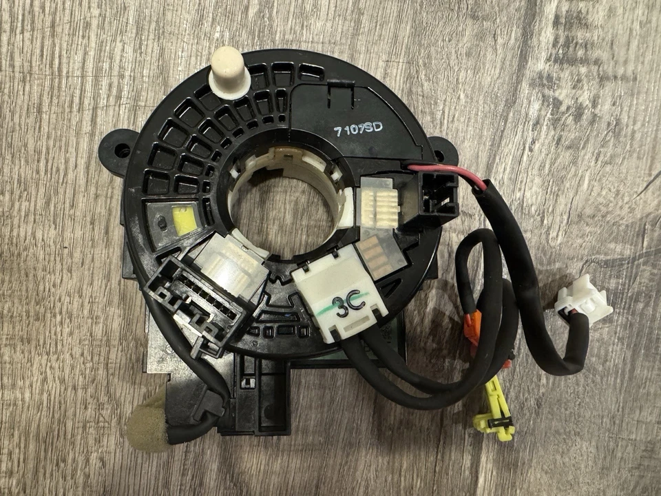 Infiniti M37 M56 M35H Q70 Q70L Resorte de reloj de dirección térmico OEM con ángulo de dirección Foto 1 de 4