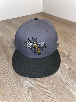 Gorra Salt Lake Bees Buzz Flying Bee 59FIFTY New Era Talla 7 1/4 MiLB Foto 1 de 4