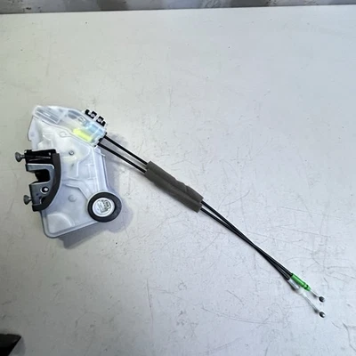 Toyota Corolla 2014-2025 sedán puerta delantera derecha pestillo cerradura actuador OEM Foto 1 de 4