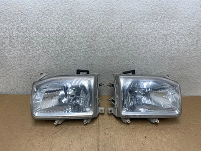 1999 - 2004 年日产探路者左 + 右侧套装卤素车头灯 Oem V3218 DW — 第 1/4 张图片