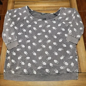 Love Sick LS dunkelgraues Sweatshirt (Torrid) Peace Skelett Hände - Größe 4 neu mit Etikett - Bild 1 von 7