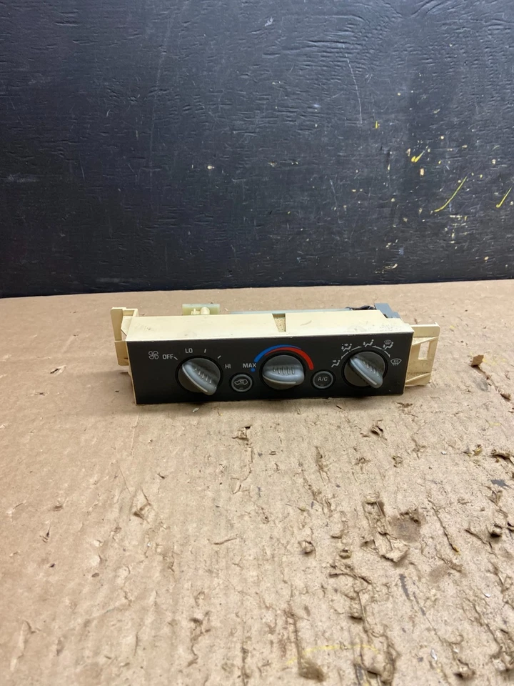 Chevrolet Suburban Tahoe 1996-1999 climatización aire acondicionado T8369 DG Foto 1 de 4