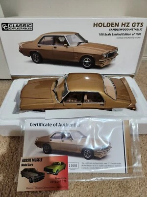 Sedán clásico Holden HZ GTS Monaro 1:18 en sándalo marrón metálico Foto 1 de 4