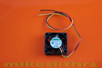 L 156-4    PC Axiallüfter Lüfter 12V - 40mA 40x40x10  3pol. 20,6db(A) 5800U/min - Bild 1 von 2