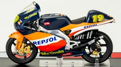 Aprilia RSW250 Sebastian Porto 2004 Scala 1:24 Classe 250 Numero 19 - Immagine 1 di 4